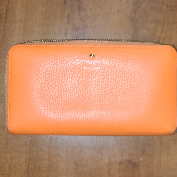 Kate Spade Beautiful Pebble Leather kate spade wallet BRIGHT ORANGE. Pre-loved - Picture 13 of 15